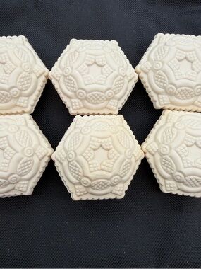 Set Of 6 Vintage Avon 1876 Cape Cod Collection Sculpted Soaps No Box or Bowl